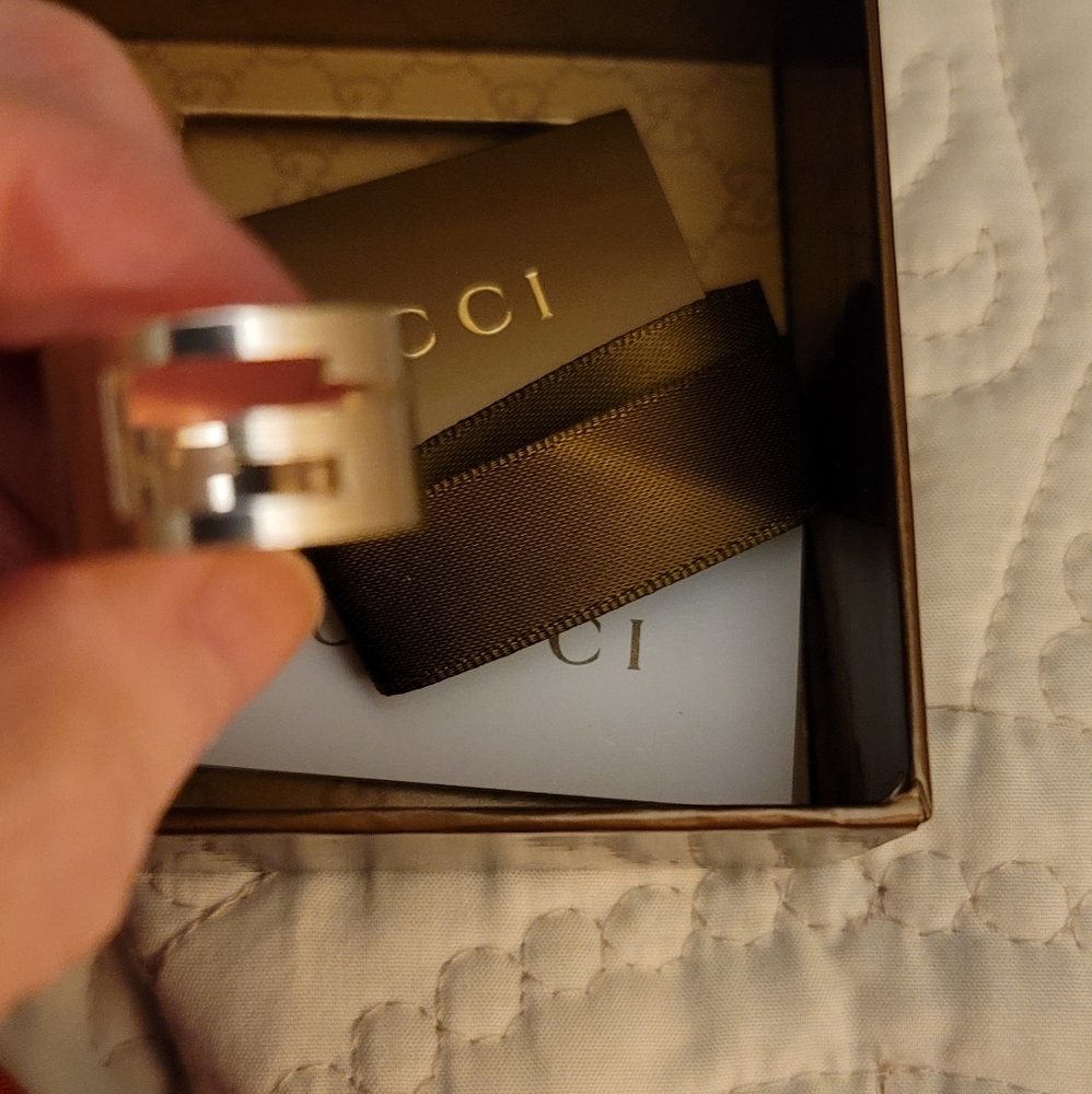 Gucci Sterling Silver Ring/ w/ Box & Pouch - Picture 2 of 4